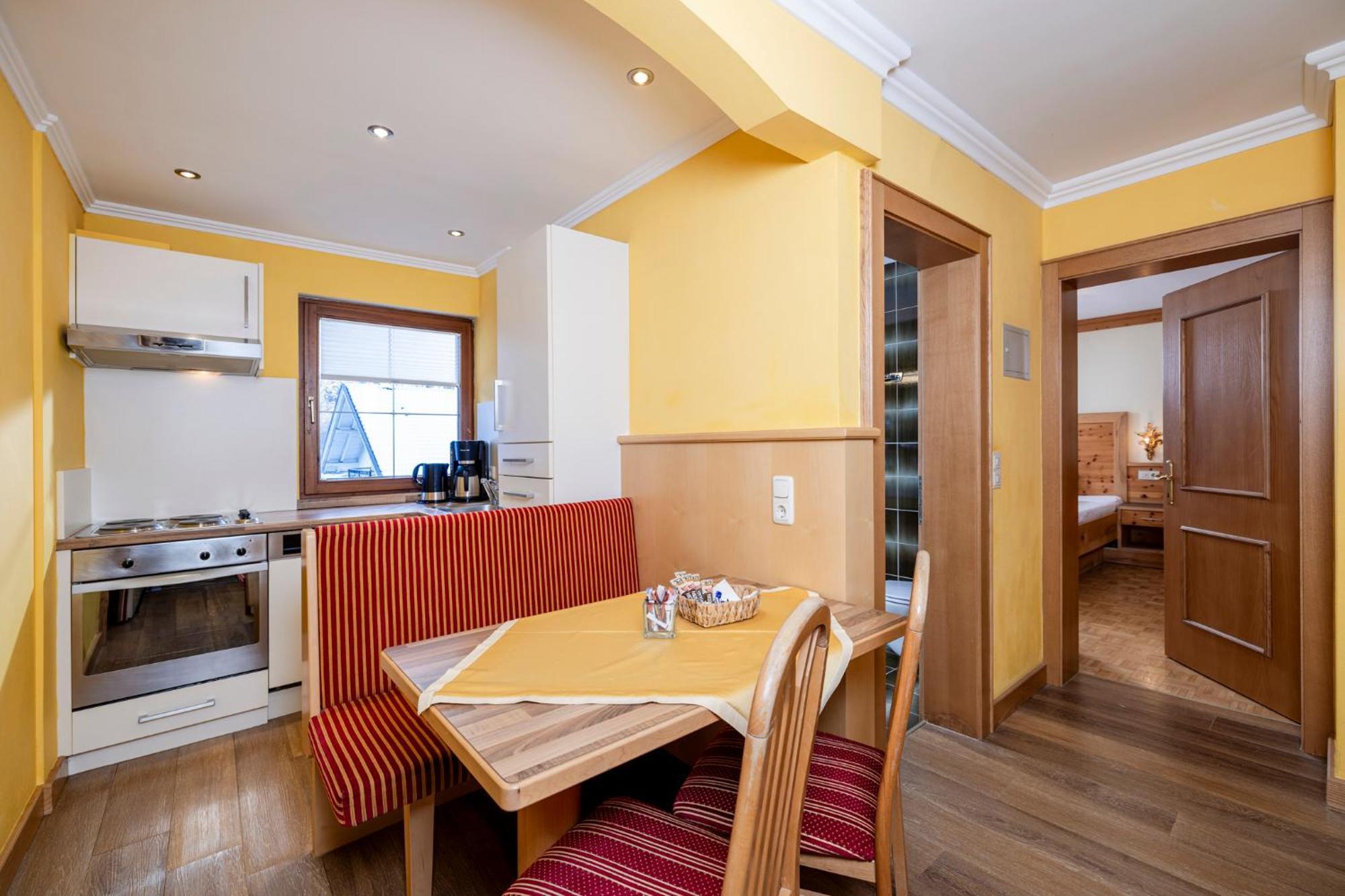 Aparthotel Landhaus St. Joseph ไมย์อาโฮเฟิน ภายนอก รูปภาพ