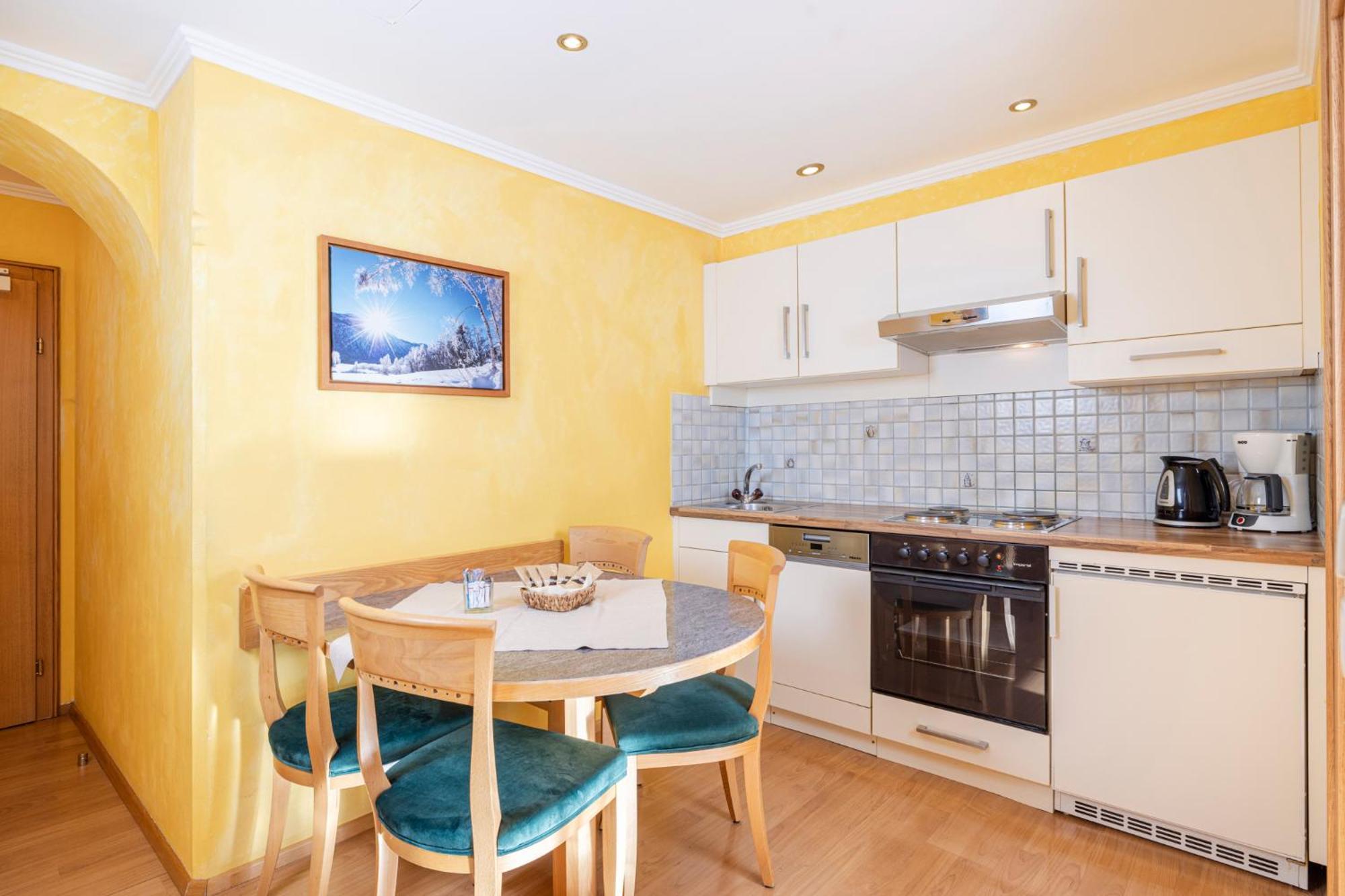 Aparthotel Landhaus St. Joseph ไมย์อาโฮเฟิน ภายนอก รูปภาพ