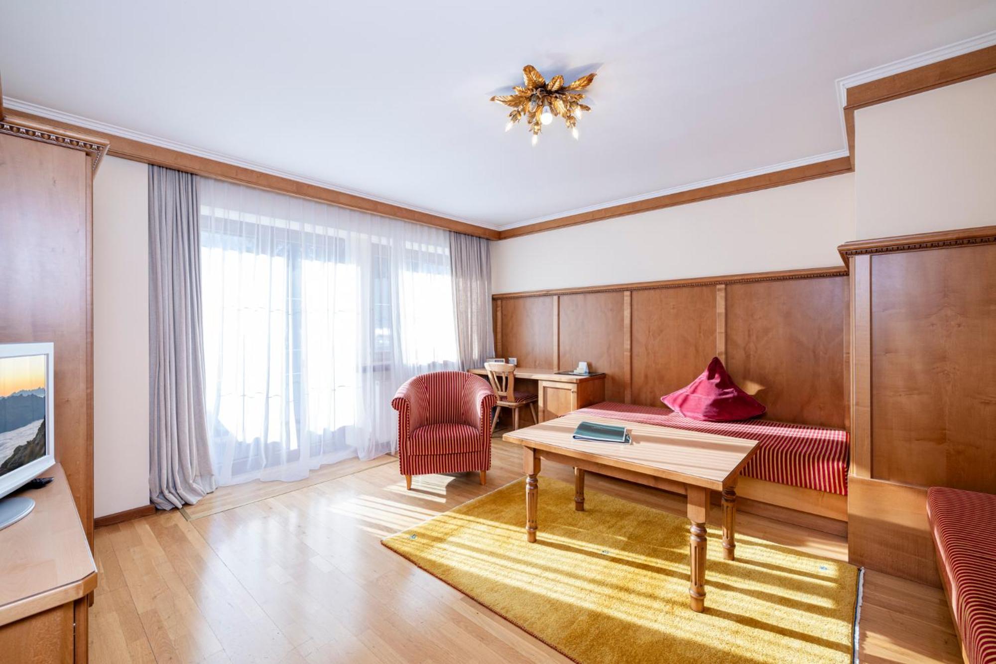 Aparthotel Landhaus St. Joseph ไมย์อาโฮเฟิน ภายนอก รูปภาพ