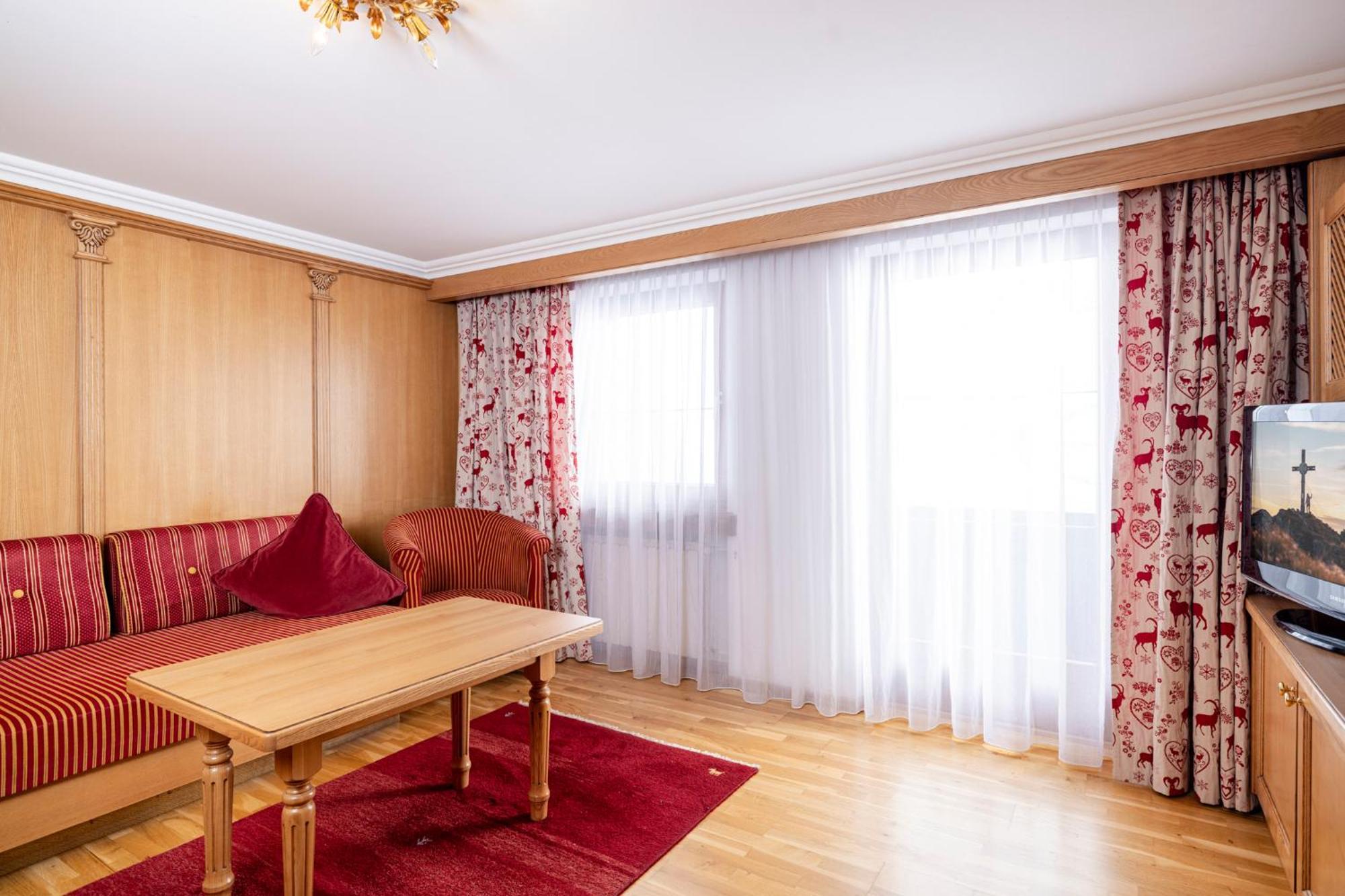 Aparthotel Landhaus St. Joseph ไมย์อาโฮเฟิน ภายนอก รูปภาพ