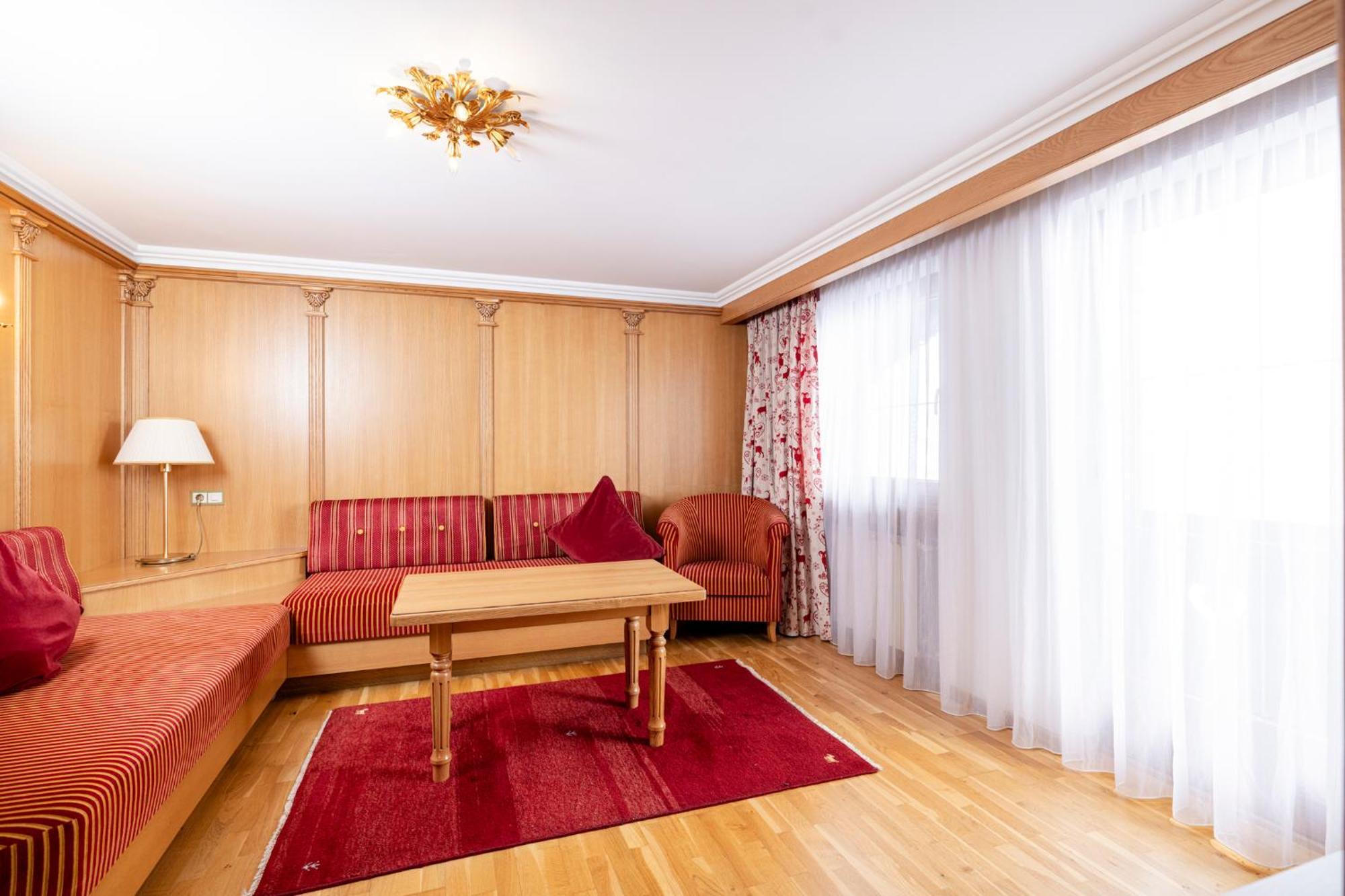 Aparthotel Landhaus St. Joseph ไมย์อาโฮเฟิน ภายนอก รูปภาพ