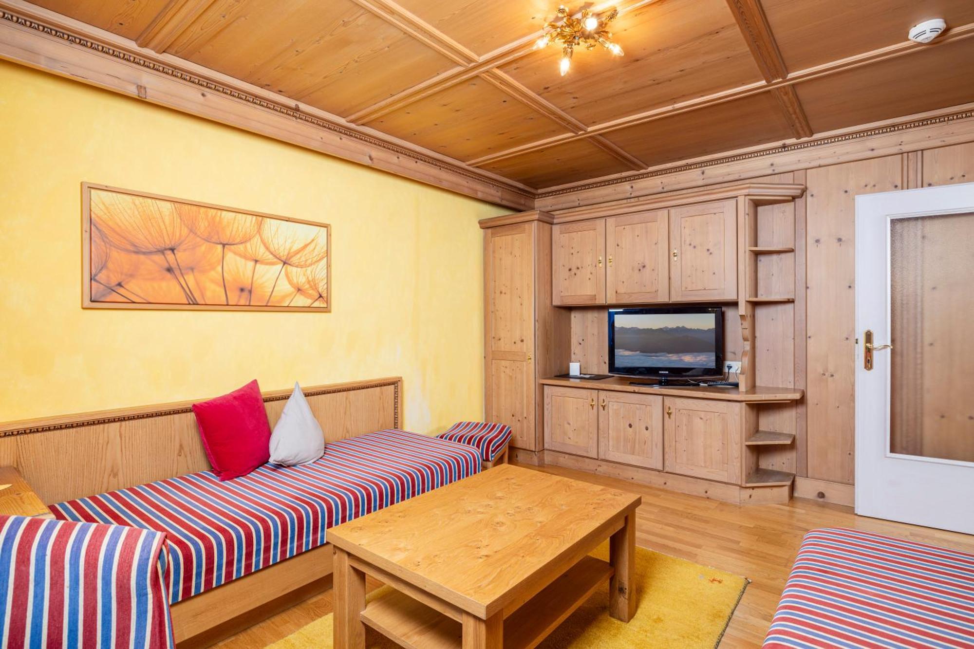 Aparthotel Landhaus St. Joseph ไมย์อาโฮเฟิน ภายนอก รูปภาพ